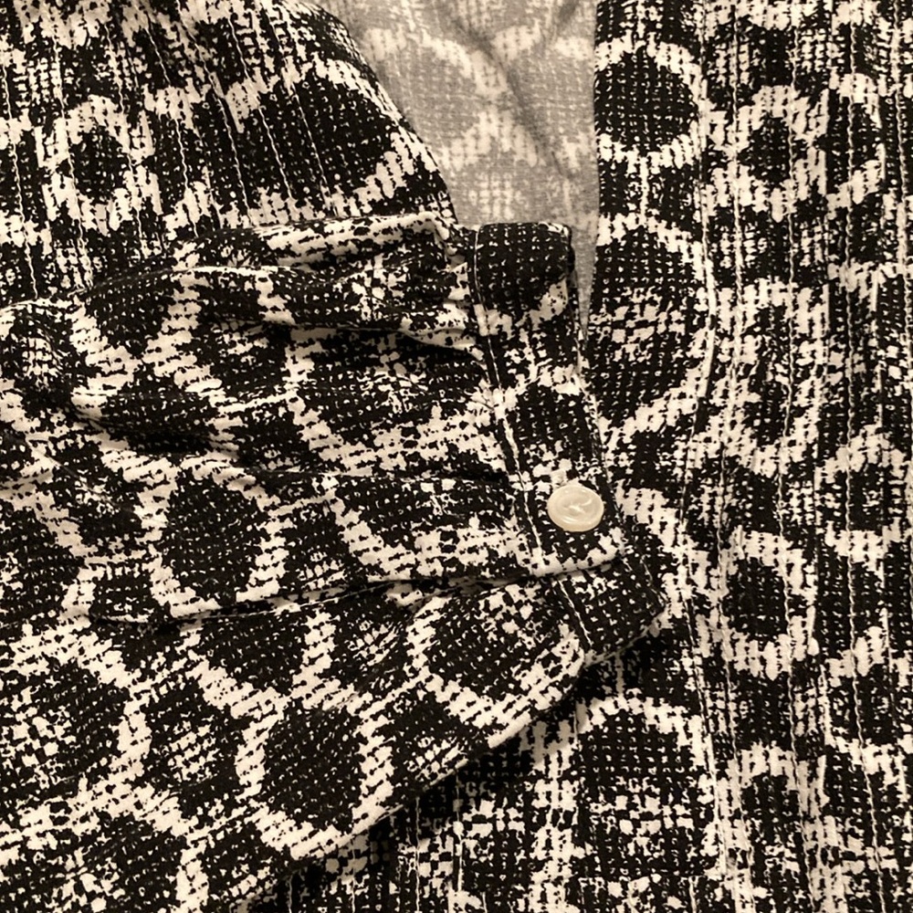 Old Navy rayon dress 🖤🤍 small - Picture 5 of 10